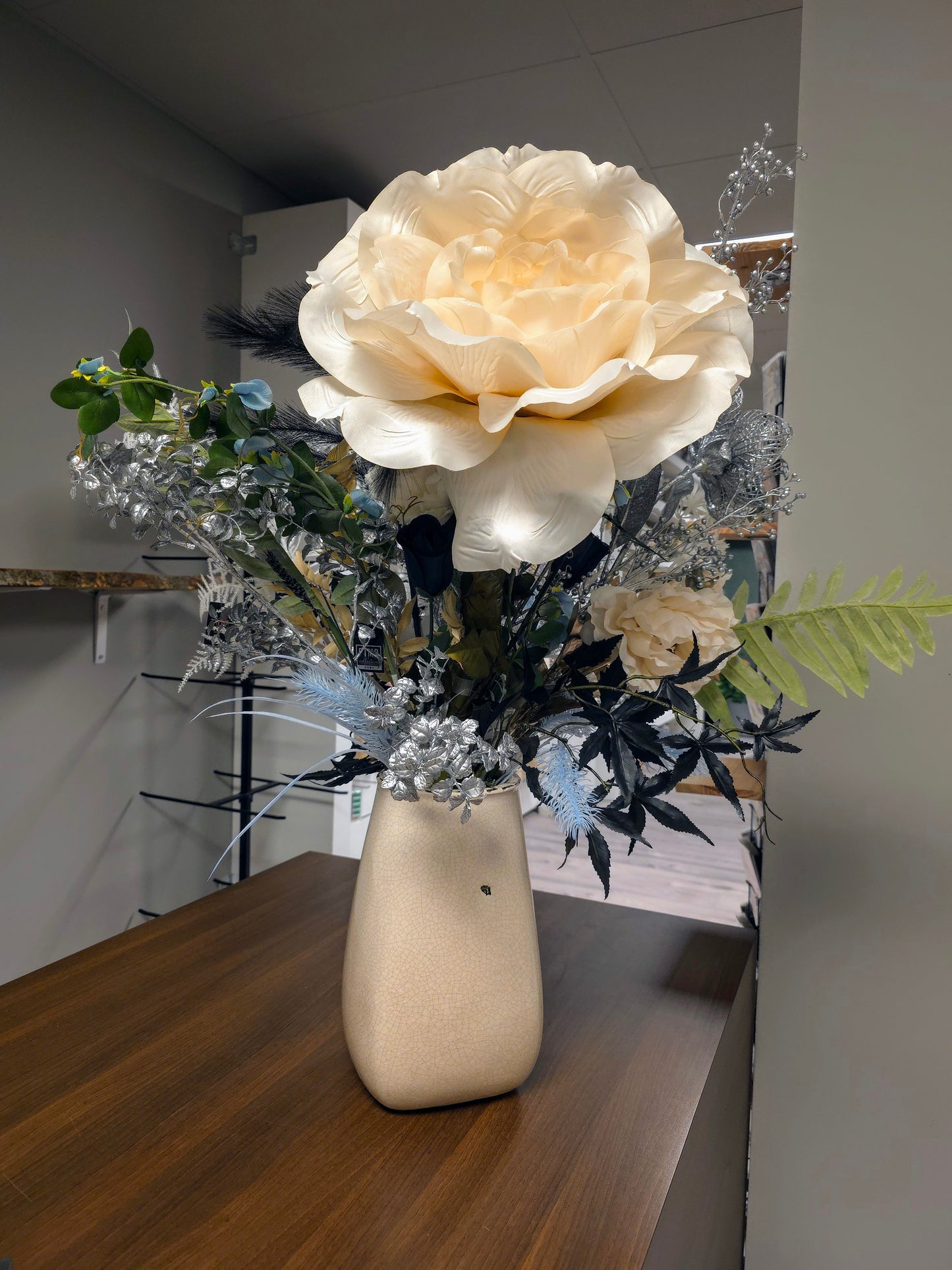 Kunstbloemen boeket met vaas