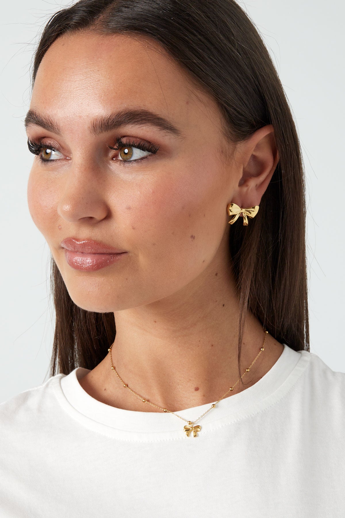 ketting met balletjes en strikje