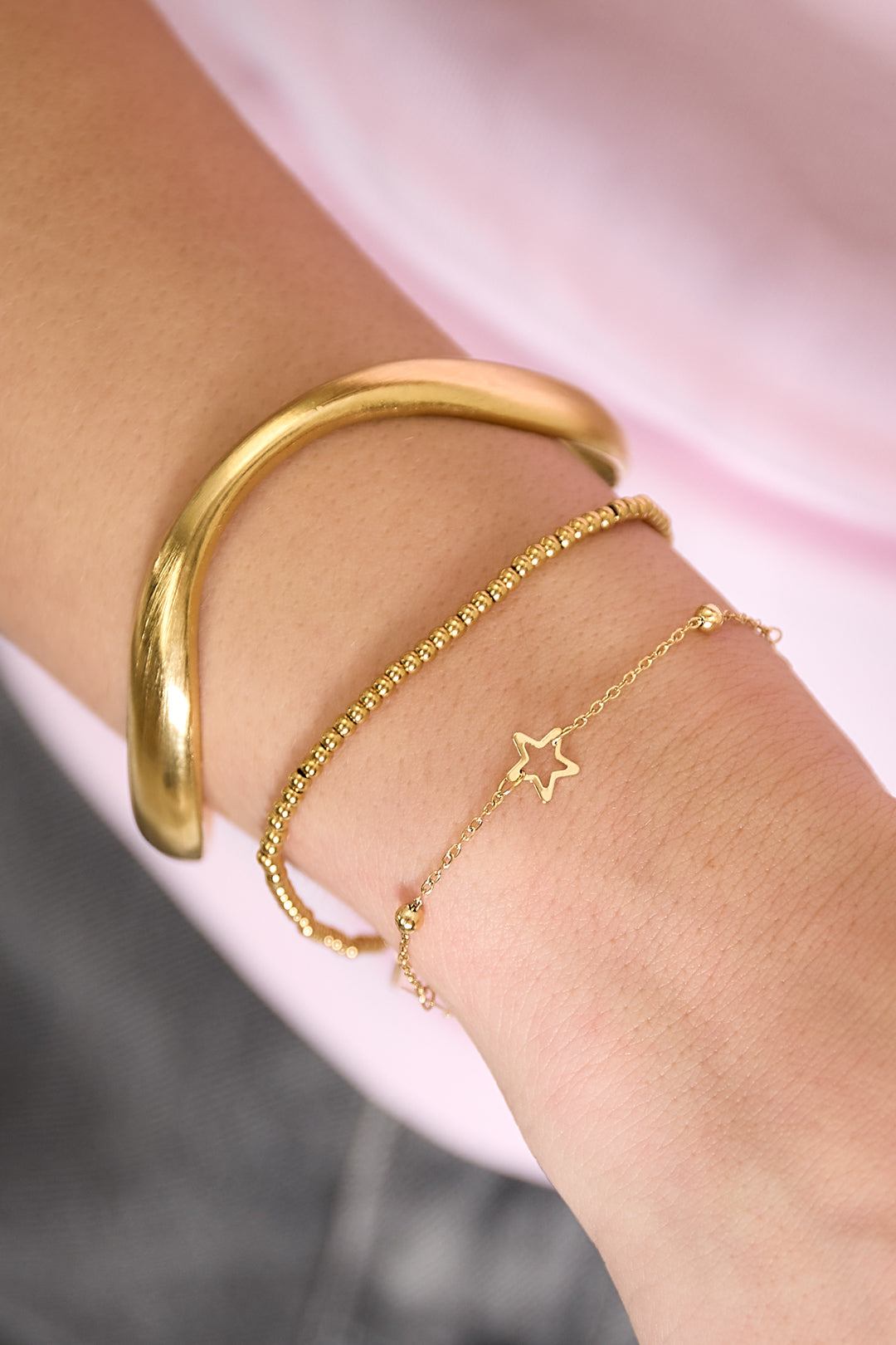 Organisch gevormde bangle